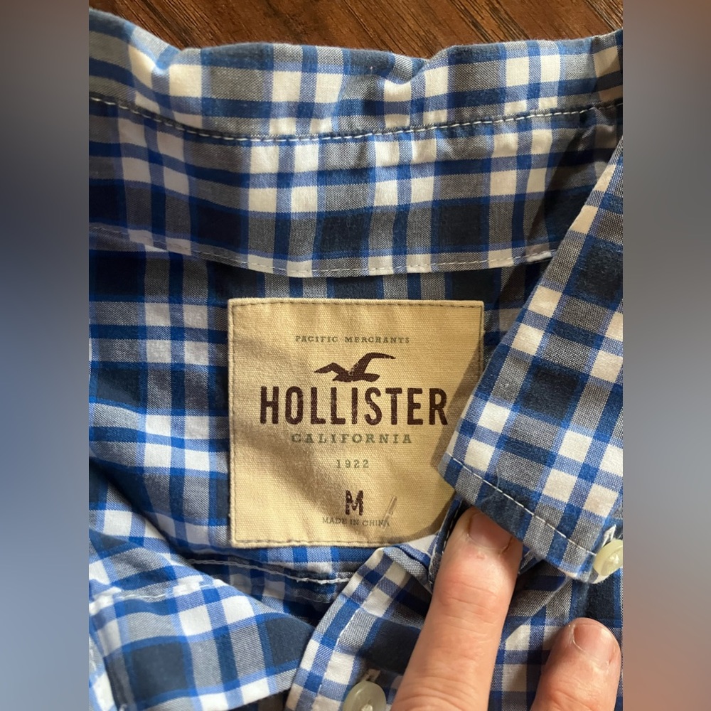 Men’s Hollister long sleeve shirt